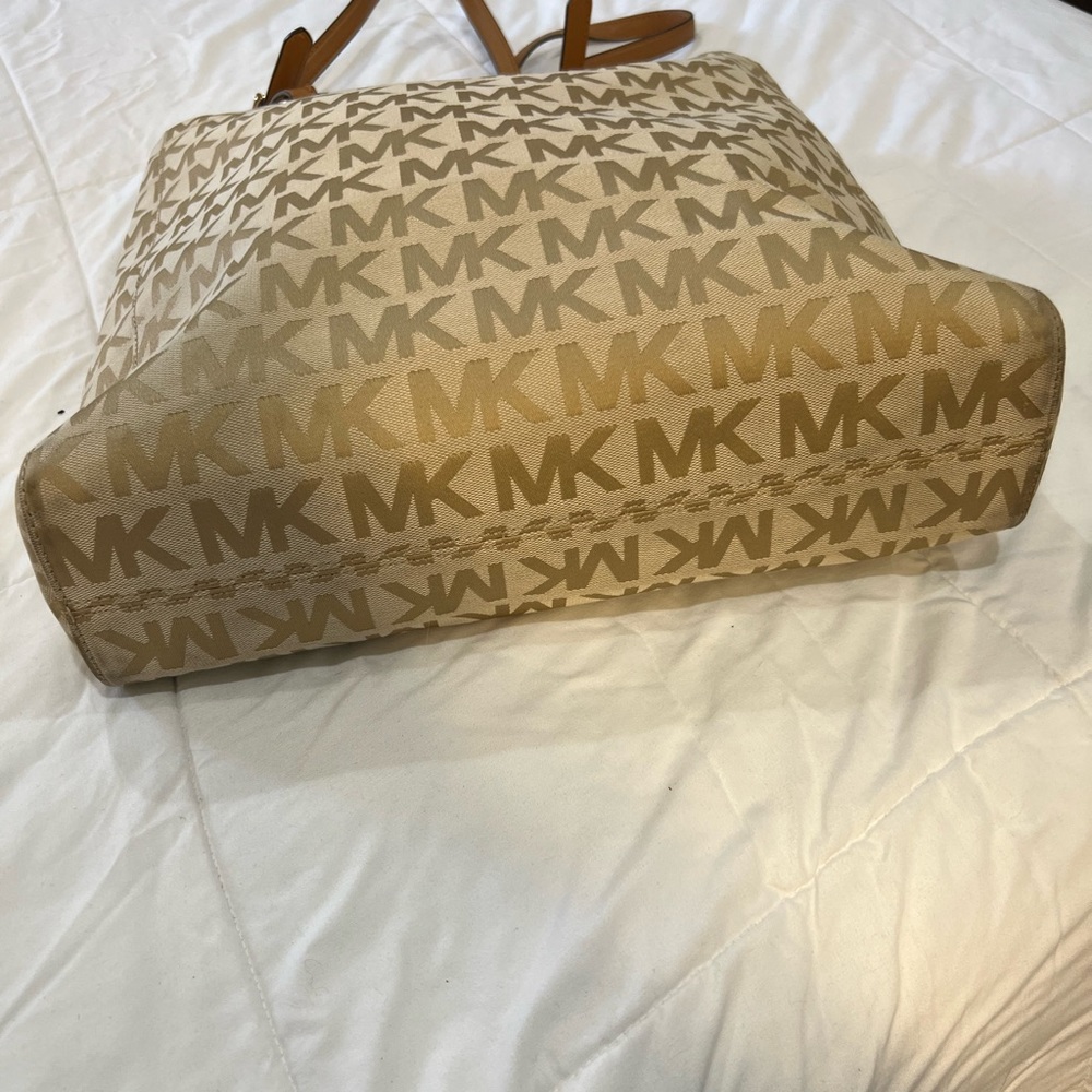 Michael Kors monogram tote